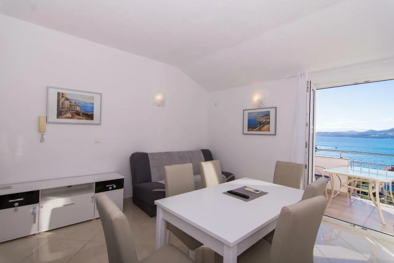 Apartment Aba Трогир